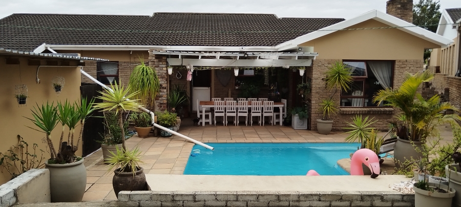 3 Bedroom Property for Sale in Strelitzia Park Eastern Cape